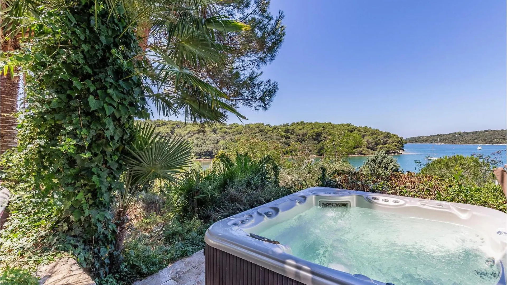 Amazing Apartment In Pula With House Sea View