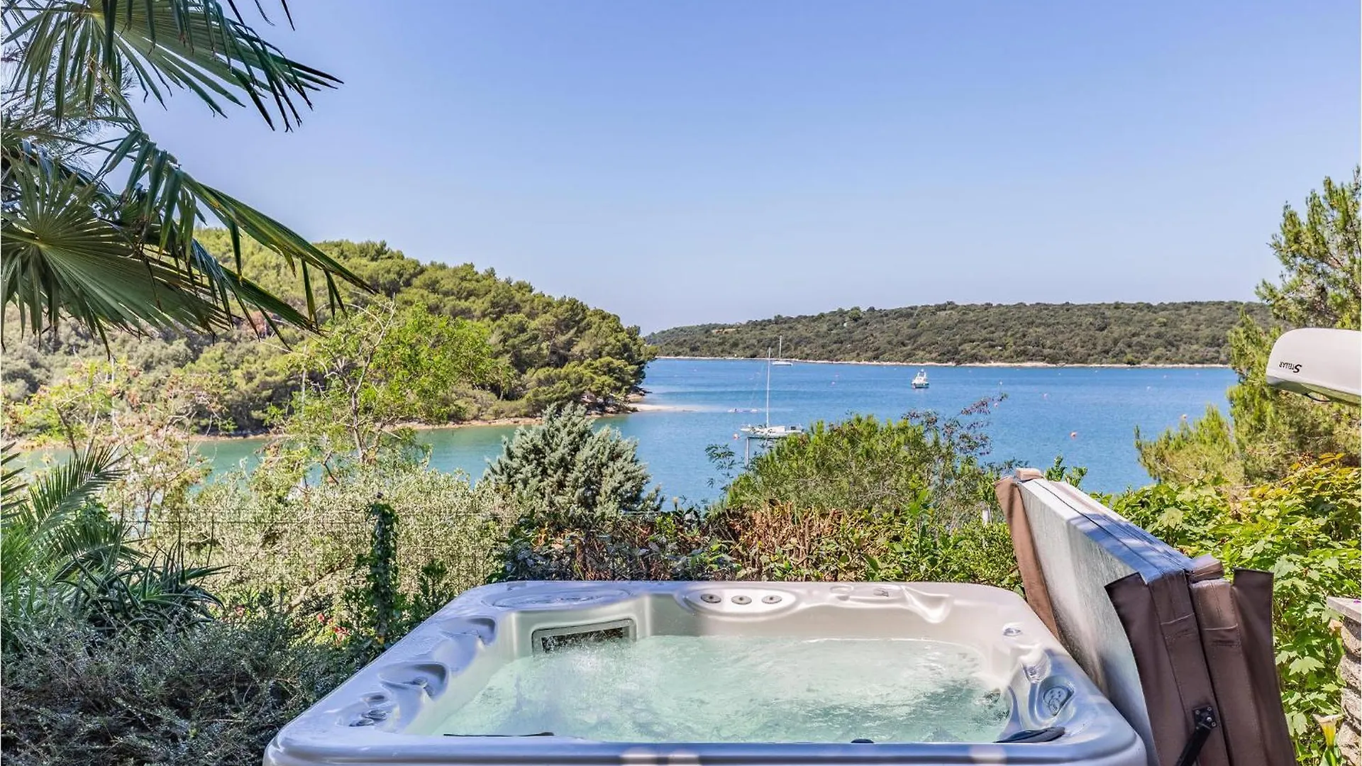 Amazing Apartment In Pula With House Sea View