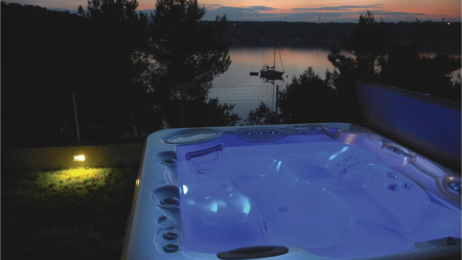 Amazing Apartment In Pula With House Sea View Chorwacja